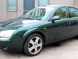 Grün Gebraucht 2003 Ford Mondeo Ghia Limousine | 3.999 € (Teuer)