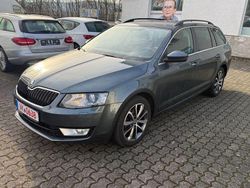 Grau Gebraucht 2016 Skoda Octavia Kombi | 12.500 € (Fairer Preis)