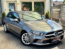 Grau Gebraucht 2022 Mercedes A180 Business Limousine | 25.999 € (Fairer Preis)