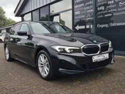 Schwarz Gebraucht 2023 BMW 318 Sport Line Kombi | 27.990 € (Fairer Preis)