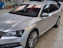 Silber Gebraucht 2020 Skoda Superb LAURIN & KLEMENT Kombi | 29.900 € (Fairer Preis)