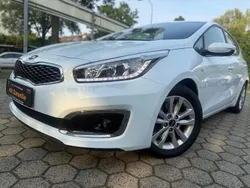 Weiß Gebraucht 2018 Kia Ceed Limousine | 10.491 € (Guter Preis)