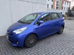 Blau Gebraucht 2011 Toyota Verso-S Van / Kleinbus | 5.800 € (Guter Preis)