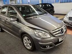 Grau Gebraucht 2009 Mercedes B170 Van / Kleinbus | 12.000 €