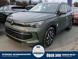 Cipressino grün metallic Neu 2025 VW Tiguan Life SUV | 39.995 € (Superpreis)