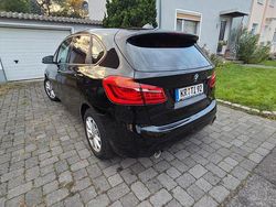 Schwarz Gebraucht 2018 BMW 218 Active Tourer Van / Kleinbus | 11.700 € (Etwas zu teuer)