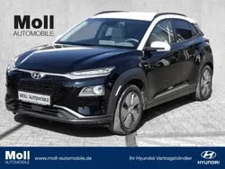 Phantom black / chalk white ro Gebraucht 2021 Hyundai Kona Premium SUV | 22.650 € (Guter Preis)