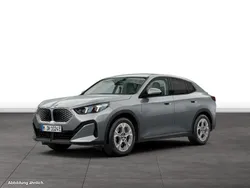 Grau Gebraucht 2024 BMW iX2 SUV | 50.680 € (Fairer Preis)