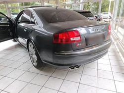 Grau Gebraucht 2007 Audi S8 Limousine | 22.000 € (Fairer Preis)