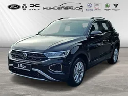 Deep black perleffekt Gebraucht 2024 VW T-Roc Life SUV | 27.999 € (Guter Preis)