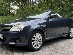 Blau Gebraucht 2009 Opel Tigra Edition Cabrio | 2.250 € (Guter Preis)