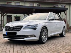 Weiß Gebraucht 2016 Skoda Superb Style Kombi | 11.400 € (Fairer Preis)