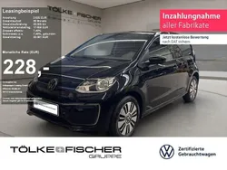 Deep black perleffekt (metallic) Gebraucht 2022 VW e-up! Style Kleinwagen | 17.659 € (Teuer)