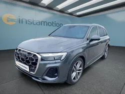 Grau Gebraucht 2024 Audi Q7 S-Line SUV | 75.799 € (Etwas zu teuer)