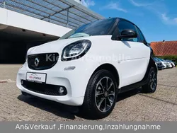 Nachtschwarz/ weiß Gebraucht 2015 Smart ForTwo Coupé Prime Kleinwagen | 12.970 € (Fairer Preis)