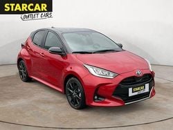 Emotional red 2/ black mica Gebraucht 2024 Toyota Yaris Hybrid Style Kleinwagen | 25.900 € (Fairer Preis)