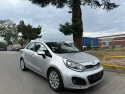 Silber Gebraucht 2011 Kia Rio Spirit Limousine | 2.990 € (Fairer Preis)