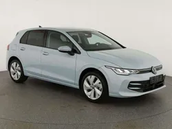 Crystal ice blue metallic Neu 2025 VW Golf VIII Life Limousine | 28.995 € (Fairer Preis)
