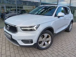 Silber Gebraucht 2019 Volvo XC40 Momentum SUV | 25.900 € (Fairer Preis)