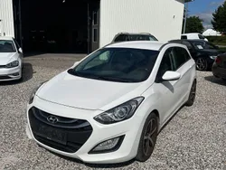 Weiß Gebraucht 2013 Hyundai i30 Style Kombi | 3.550 € (Superpreis)