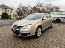 Beige Gebraucht 2005 VW Jetta Comfortline Limousine | 2.499 € (Fairer Preis)