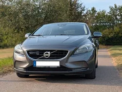 Schwarz Gebraucht 2012 Volvo V40 Summum Kombi | 11.500 € (Etwas zu teuer)