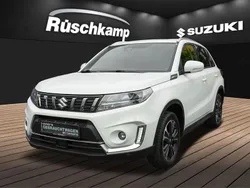 Weiss Gebraucht 2022 Suzuki Vitara Comfort+ SUV | 19.980 € (Fairer Preis)