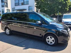 Obsidianschwarz metallic Gebraucht 2015 Mercedes V220 Avantgarde Van / Kleinbus | 19.900 €