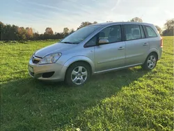 Silber Gebraucht 2009 Opel Zafira Edition Van / Kleinbus | 2.100 € (Superpreis)