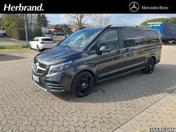 Grau Gebraucht 2023 Mercedes V300 Van / Kleinbus | 85.888 €