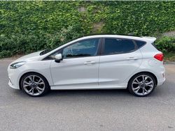 Weiß Gebraucht 2021 Ford Fiesta ST-Line X Kleinwagen | 17.900 € (Fairer Preis)