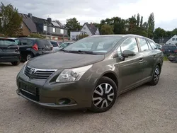 Grau Gebraucht 2011 Toyota Avensis Basis Limousine | 6.250 € (Guter Preis)