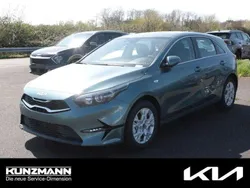 Grau Gebraucht 2025 Kia Ceed Vision Limousine | 23.590 € (Guter Preis)
