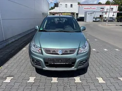 Grün Gebraucht 2011 Suzuki SX4 Style Limousine | 5.299 € (Fairer Preis)