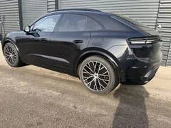 Schwarz Gebraucht 2024 Porsche Macan SUV | 121.700 €