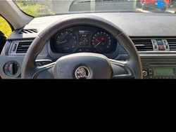 Grau Gebraucht 2015 Skoda Rapid Ambition Limousine | 6.400 € (Fairer Preis)