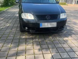Schwarz Gebraucht 2004 VW Touran Van / Kleinbus | 2.349 € (Fairer Preis)