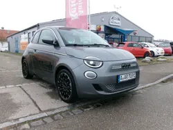 Arktisweiß Gebraucht 2023 Fiat 500e Kleinwagen | 27.980 €