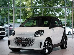Weiß Gebraucht 2020 Smart ForTwo Electric Drive Passion Limousine | 8.900 € (Fairer Preis)
