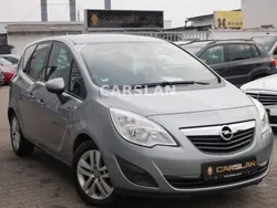 Grau Gebraucht 2011 Opel Meriva Edition Van / Kleinbus | 6.498 € (Etwas zu teuer)