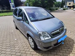 Grau Gebraucht 2006 Opel Meriva Van / Kleinbus | 1.850 € (Fairer Preis)