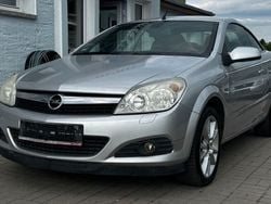 Silber Gebraucht 2007 Opel Astra Cosmo Coupé | 1.900 € (Guter Preis)