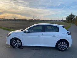 Weiß Gebraucht 2020 Peugeot 208 Active Kleinwagen | 12.350 € (Fairer Preis)