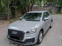 Grau Gebraucht 2019 Audi Q2 SUV | 18.800 € (Fairer Preis)