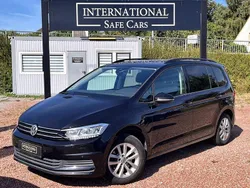Schwarz Gebraucht 2016 VW Touran Van / Kleinbus | 17.500 € (Fairer Preis)