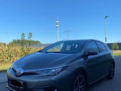 Braun Gebraucht 2017 Toyota Auris Hybrid Edition-S Kleinwagen | 16.499 € (Fairer Preis)