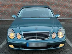Blau Gebraucht 2002 Mercedes E240 Classic Limousine | 6.000 € (Fairer Preis)