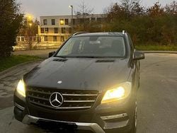 Grau Gebraucht 2012 Mercedes ML350 SUV | 14.999 € (Guter Preis)