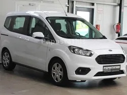 Weiß Gebraucht 2019 Ford Tourneo Courier Van / Kleinbus | 13.990 € (Fairer Preis)