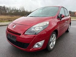 Rot Gebraucht 2010 Renault Scénic III Dynamique Van / Kleinbus | 5.990 € (Etwas zu teuer)